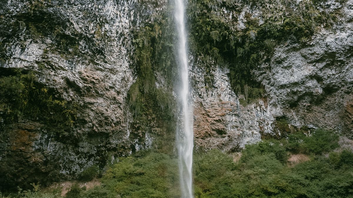 Bambarakanda Falls: Sri Lanka's Tallest Waterfall