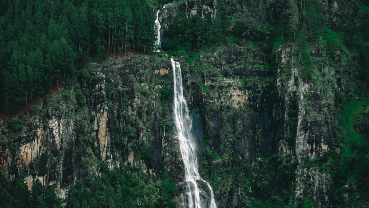 Bomburu Ella: One of Sri Lanka's Widest Waterfalls