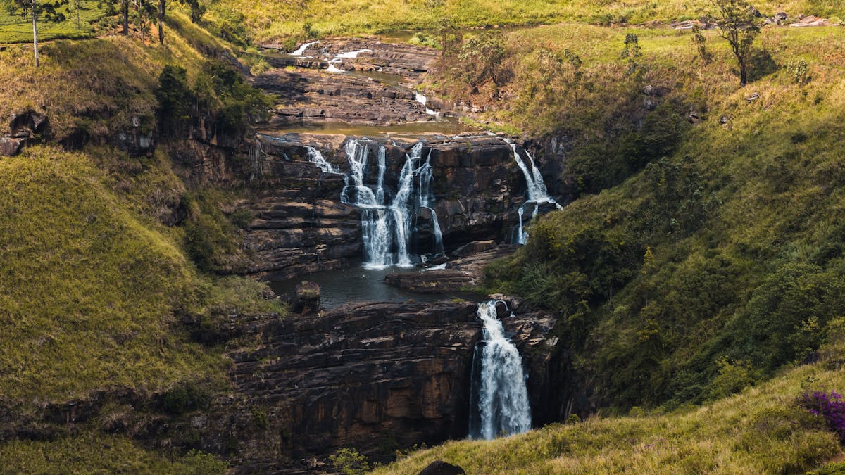 Devon Falls: The Graceful Cascade of Talawakele