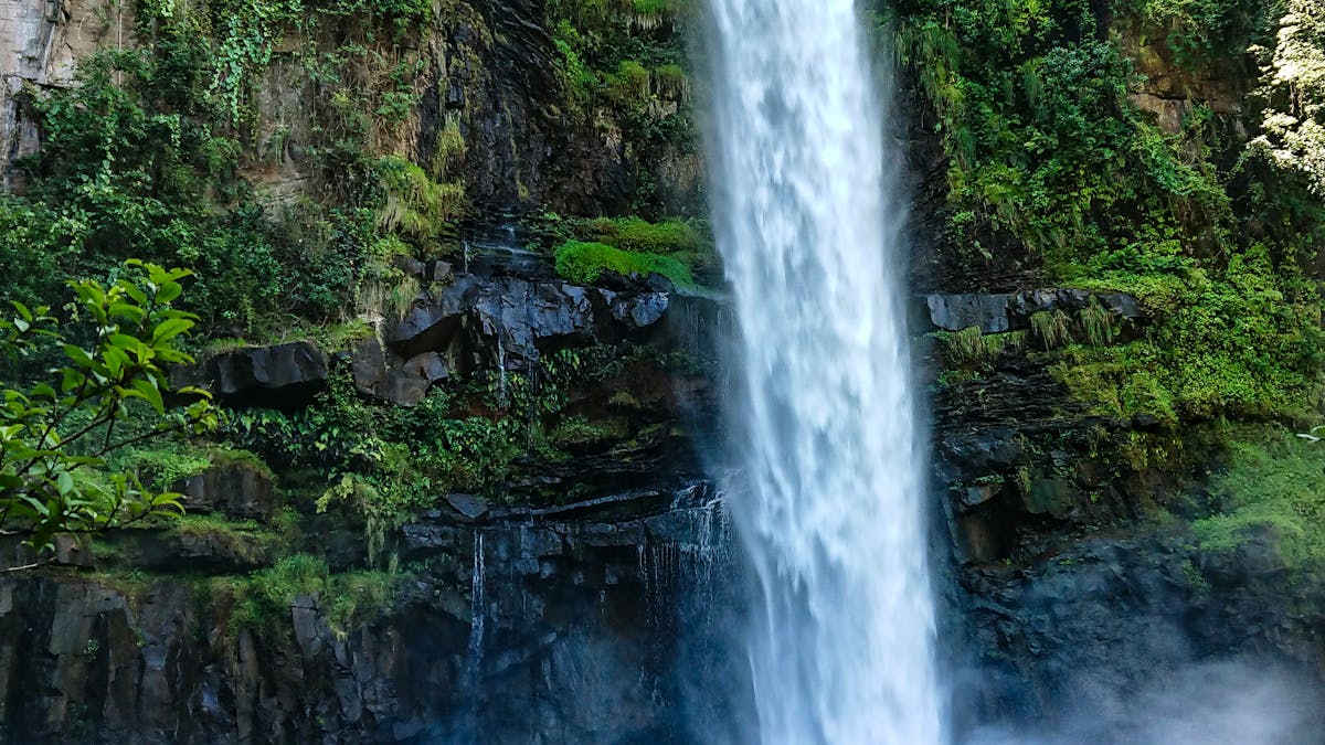Dunhinda Falls: The Smoky Waterfall of Badulla