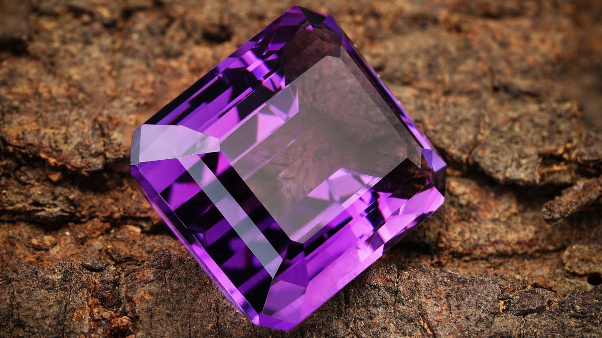 Iolite: The Violet-Blue 'Viking's Compass' Gem
