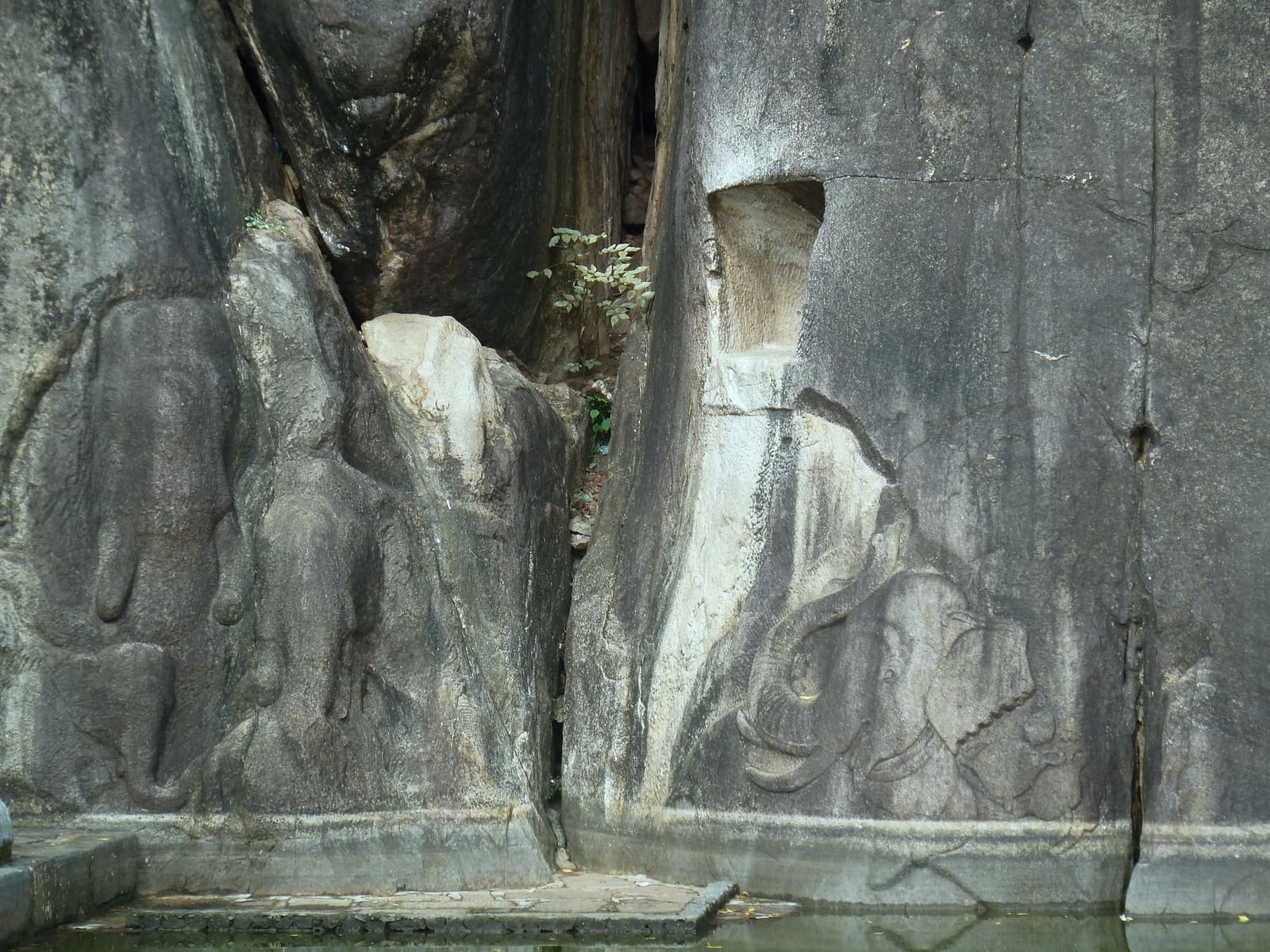 Isurumuniya Temple: Rock-Cut Beauty in Anuradhapura