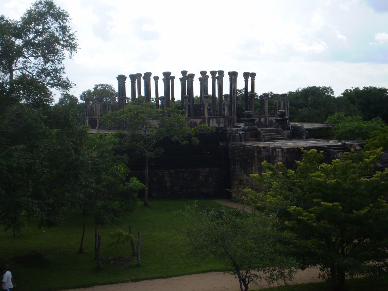 Medirigiriya Vatadage: The Finest Circular Relic House