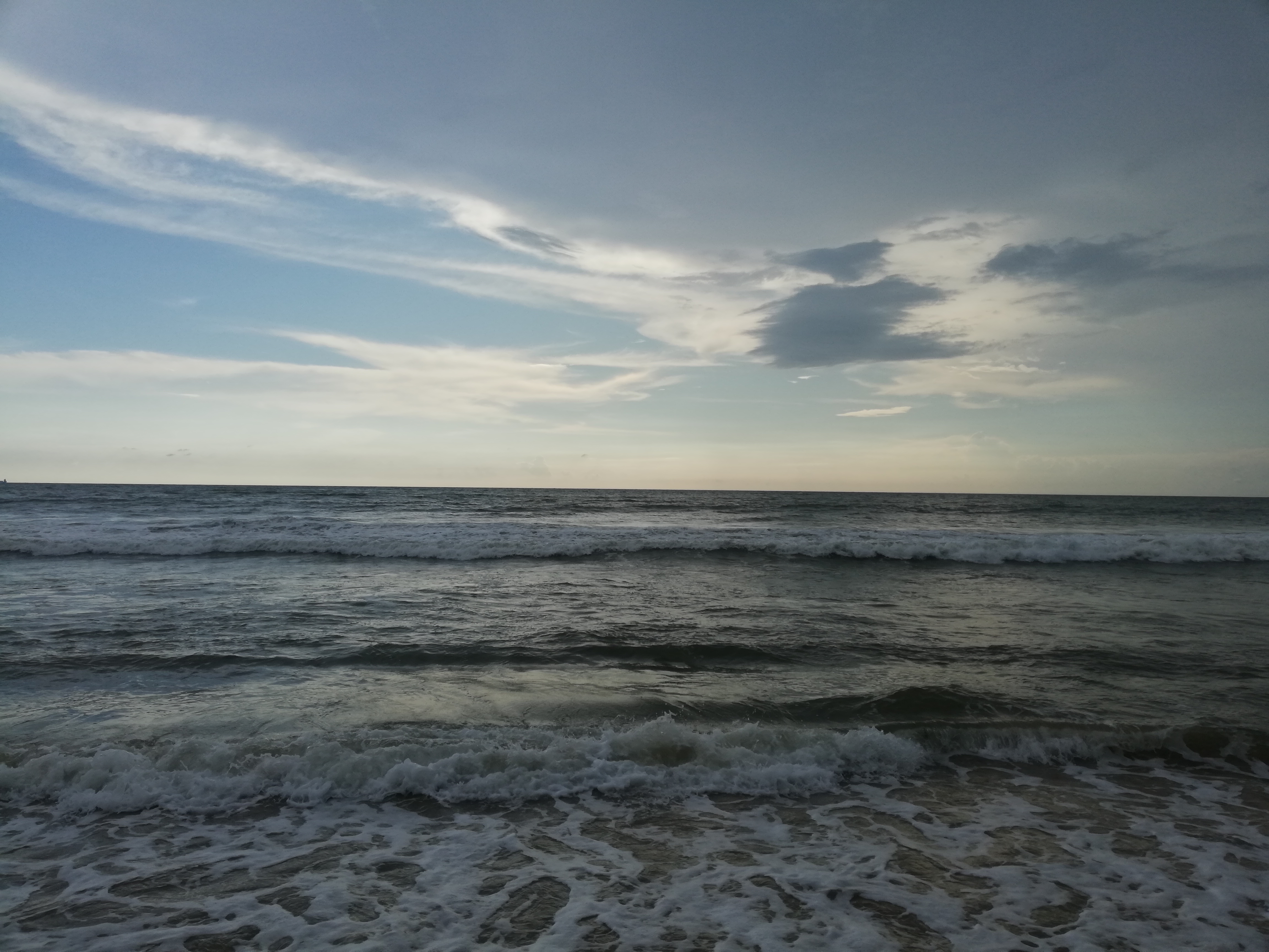 Mount Lavinia Beach: Colombo's Classic City Escape