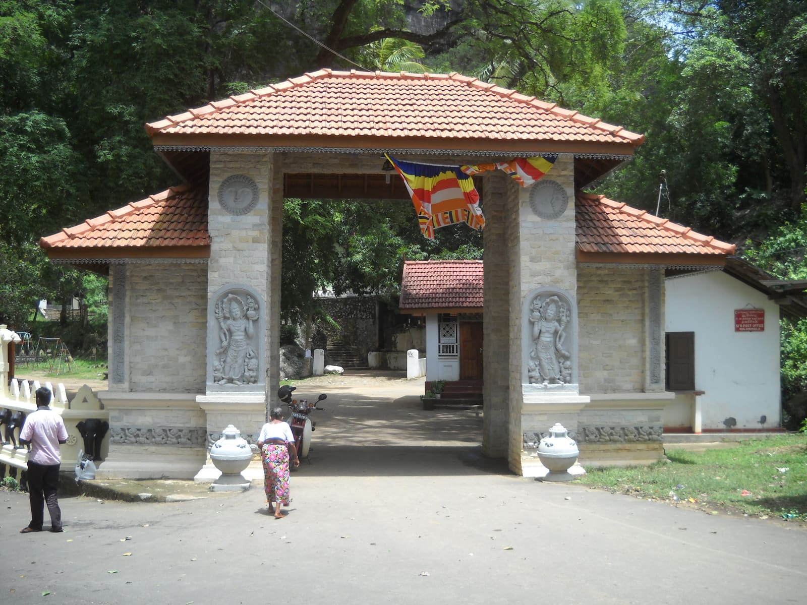 Mulkirigala Rock Temple: The 'Little Sigiriya' of the South