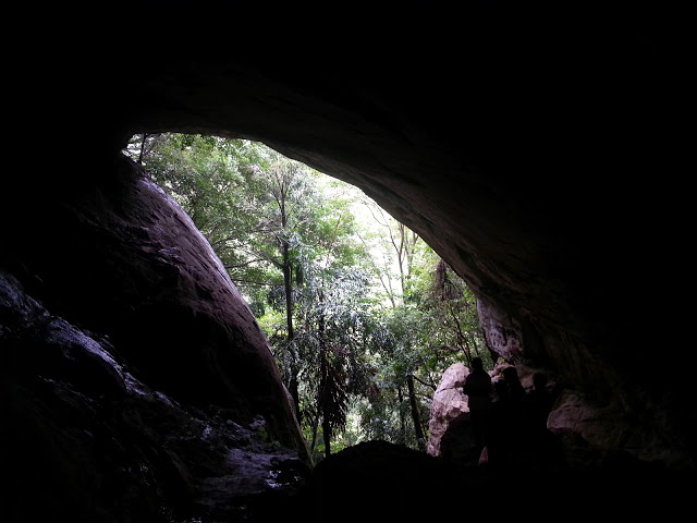 Ravana Ella Cave: Myth and Rock Above Ella