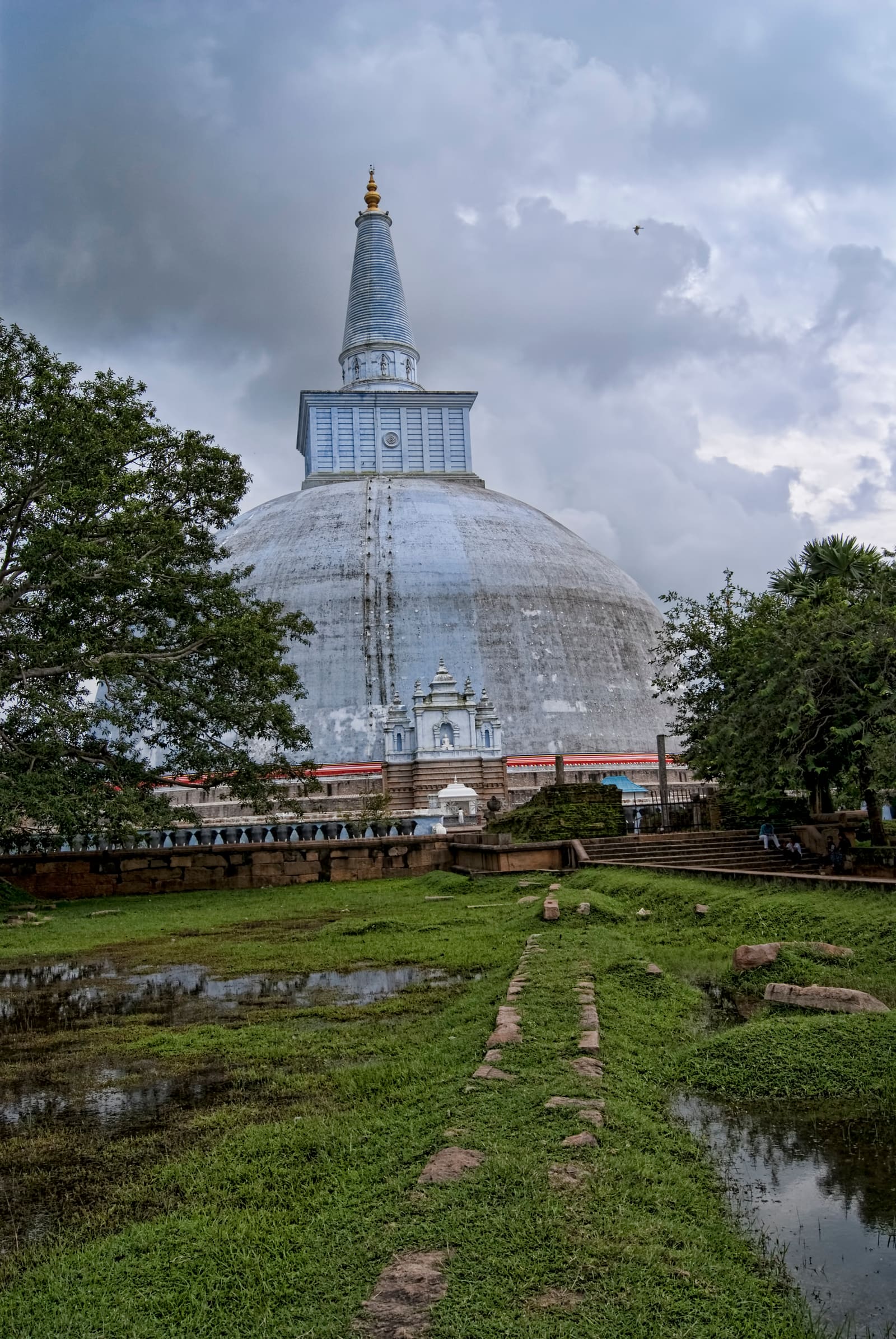 Ruwanwelisaya: Anuradhapura's Great Silver Sand Stupa
