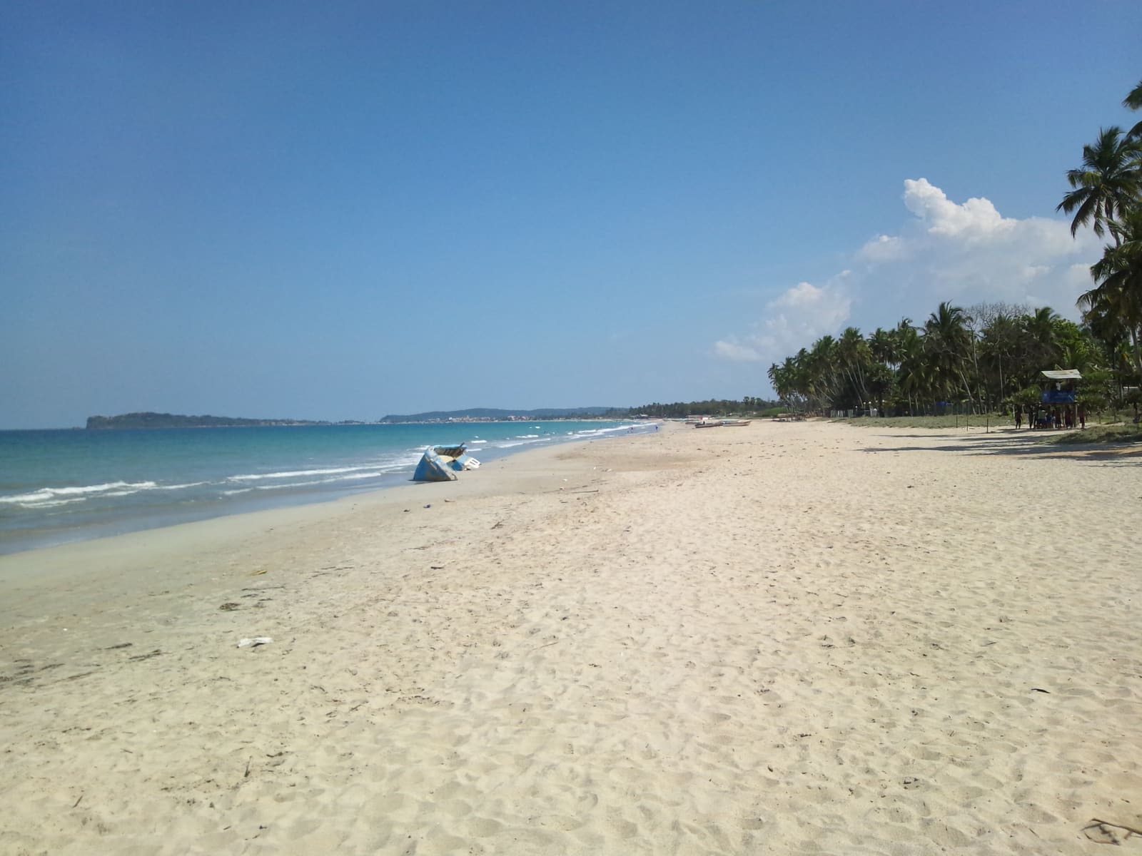 Uppuveli Beach: Trincomalee's Calm Bay